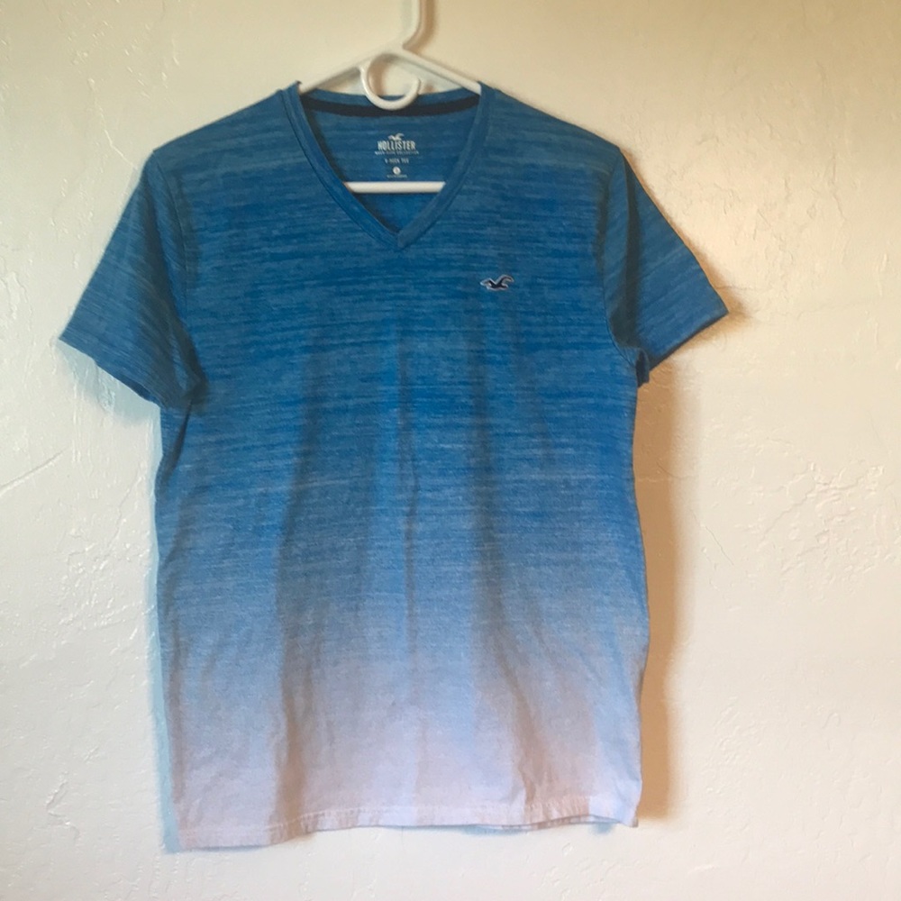 Hollister V-Neck Tee, Short Sleeve Blue and White, Small